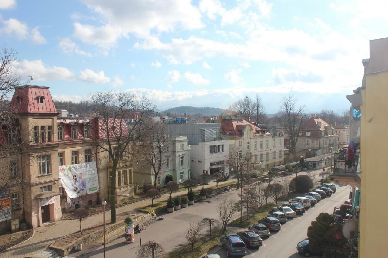 Apartament Bankowa Еленя-Гура Экстерьер фото